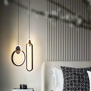 В наличии прикроватные светильники