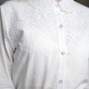   Удобная и элегантная рубашка для девочки из льна