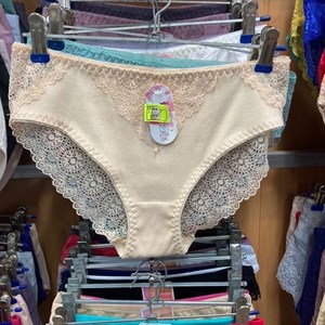 Кыргызстан Бишкек Рынок Кербен Дордой Нижнее белье