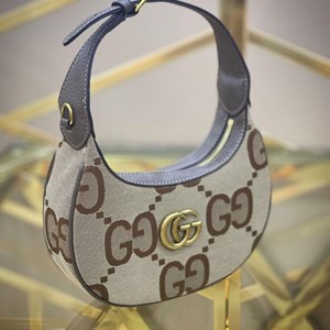 New стильная сумка в наличии  качество люкс Имеется