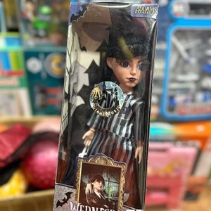 Всеми любимая кукла Венсдэй