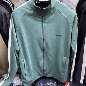 Мужская спортивная одежда бомберы и шорты в широком