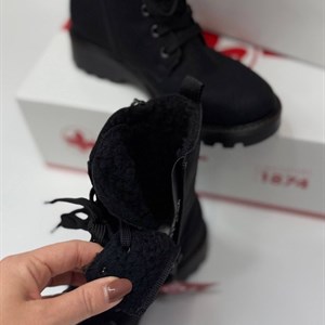 Зимние ботинки Rieker из натурального нубука — размеры 36–40