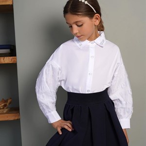 Модные и элегантные школьные блузки в новой коллекции