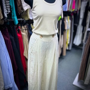 Новая коллекция женской одежды от TIMALIA.KG - Льняные брюки и майка из Италии