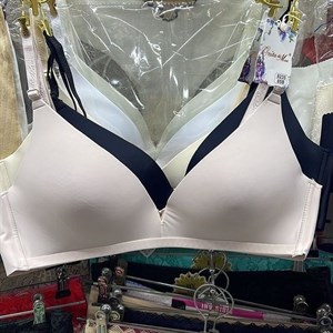 Кыргызстан Бишкек Рынок Кербен Дордой Нижнее белье