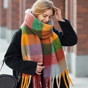 В наличии Трендовый шарф 1000 сом