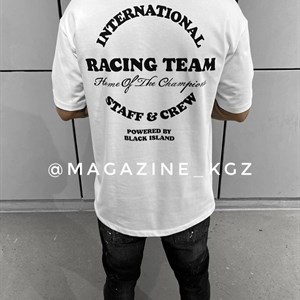 Здравствуйте Вы можете заказать у нас уличную одежду