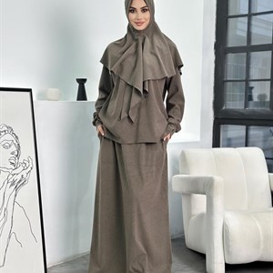 Тройка из свитшота, юбки и химара из кашмира - стильно и комфортно