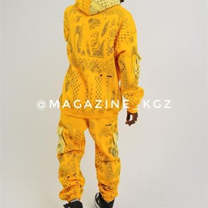 Здравствуйте Вы можете заказать у нас уличную одежду