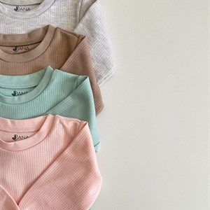 Базовые лонгсливы от DANA в наличии Лонгсливы незаменимы