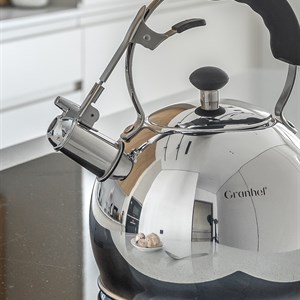 Элегантные стальные чайники со свистком Granhel – Качество и стиль для вашей кухни