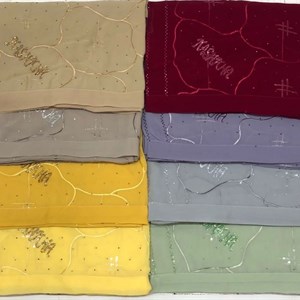 ДУБАЙСКИЕ ПЛАТКИ В АССОРТИМЕНТЕ РАСЦВЕТКИ В КАРУСЕЛИ