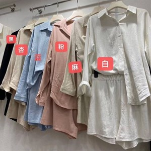  Костюм  Размер единый 42 46  Цвета в ассортименте