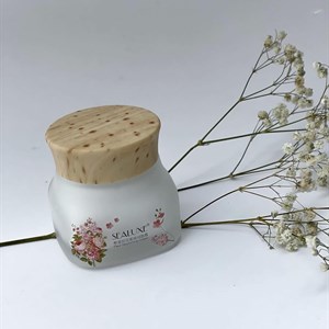 Крем содержит высокую концентрацию гиалуроновой кислоты