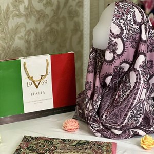 В наличии У нас вы можете приобрести Шарфы Бони Химары