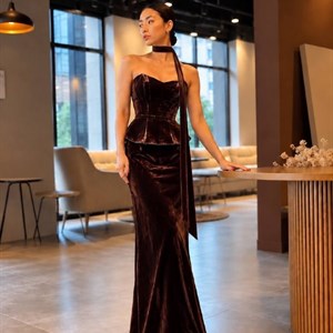 Бархатный женский комплект с корсетом и длинной юбкой — размеры S и M