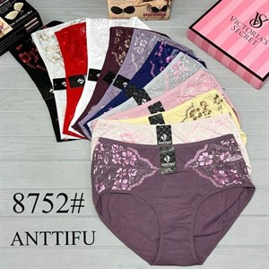 Кыргызстан Бишкек Рынок Кербен Дордой Нижнее белье