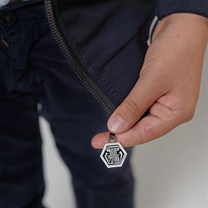 Незаменимая вещь в школьный период Бомберы в строгом