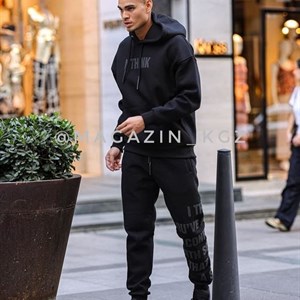 Здравствуйте Вы можете заказать у нас уличную одежду