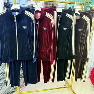 Велюровый спортивный костюм оптом и в розницу — размеры XL–3XL