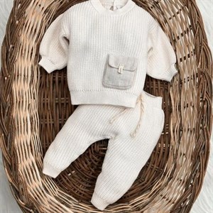 В наличии От рождения до годика Цена 2900 сом