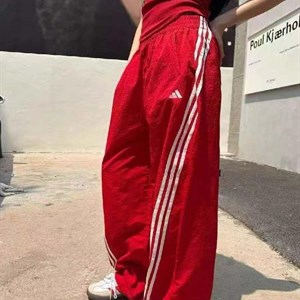 Трендовые baggy wide-leg брюки oversize — комфорт и стиль на каждый день