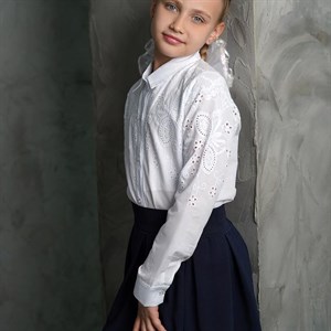   Удобная и элегантная рубашка для девочки из льна