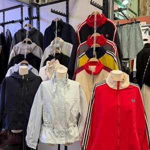 Женская осенняя одежда — стиль, комфорт и идеальная посадка в Aika Collection