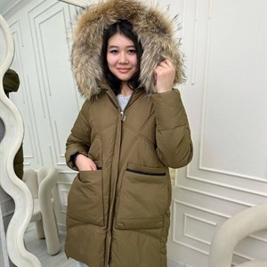 Дорогие девочки получили красивые стильные куртки