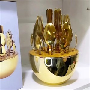 Вновь получили Роскошный набор столовых приборов