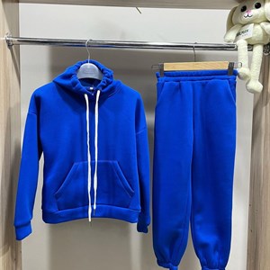 в наличии двойки  Размеры 36 38 40 42 Ткань турецкая