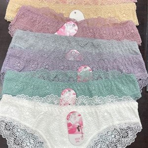 Кыргызстан Бишкек Рынок Кербен Дордой Нижнее белье