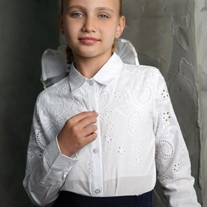  Легкая практичная блузка из льна с шитьём Имеется