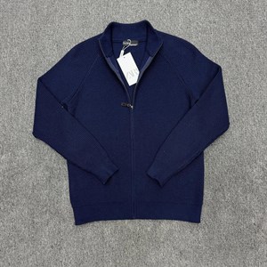 Стильная одежда от бренда в Бишкеке - Полузамки для мужчин и женщин