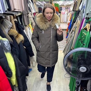 Зимняя куртка с натуральным мехом на капюшоне Мех