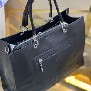 New кожаная сумка в наличии  качество имеется длинный