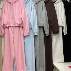 Купить спортивный костюм оптом из Гуанчжоу — люкс качество, стандартный размер