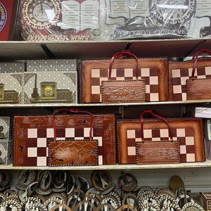 Национальные шахматы Большие по 4500 сом Маленькие