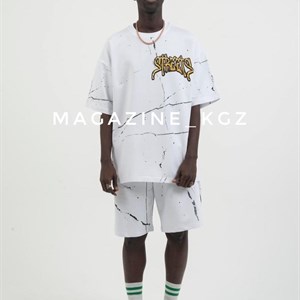 Здравствуйте Вы можете заказать у нас уличную одежду