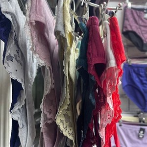 Кыргызстан Бишкек Рынок Кербен Дордой Нижнее белье