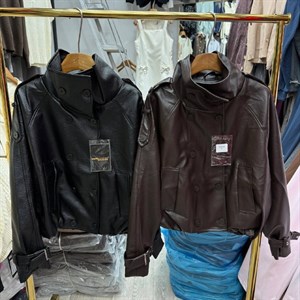 Женские кожаные куртки оптом — трендовые модели, размер M–L