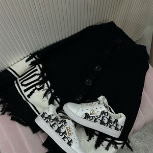 Добавьте Наши филиалы Томми Молл 3 этаж сзади лифта