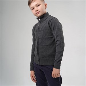 Школьные кофты для мальчиков 2022 года вы подберете