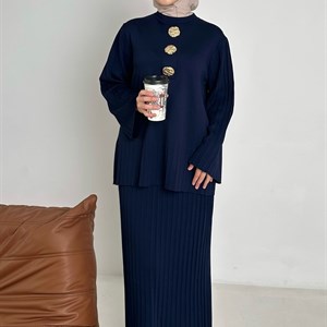 Модная двойка из премиальной итальянской вязки – идеальный выбор для стиля!