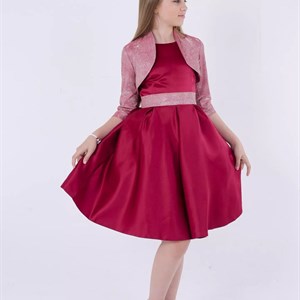      Простое милое платье на любое мероприятие  