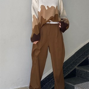 Базовые и тёплые оттенки всегда будут актуальны свитер