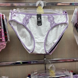 Кыргызстан Бишкек Рынок Кербен Дордой Нижнее белье