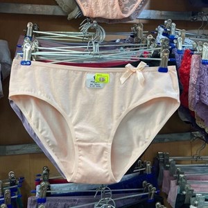 Кыргызстан Бишкек Рынок Кербен Дордой Нижнее белье