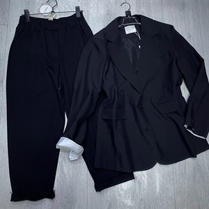 Новая коллекция модной одежды из Италии - брючки и пиджак